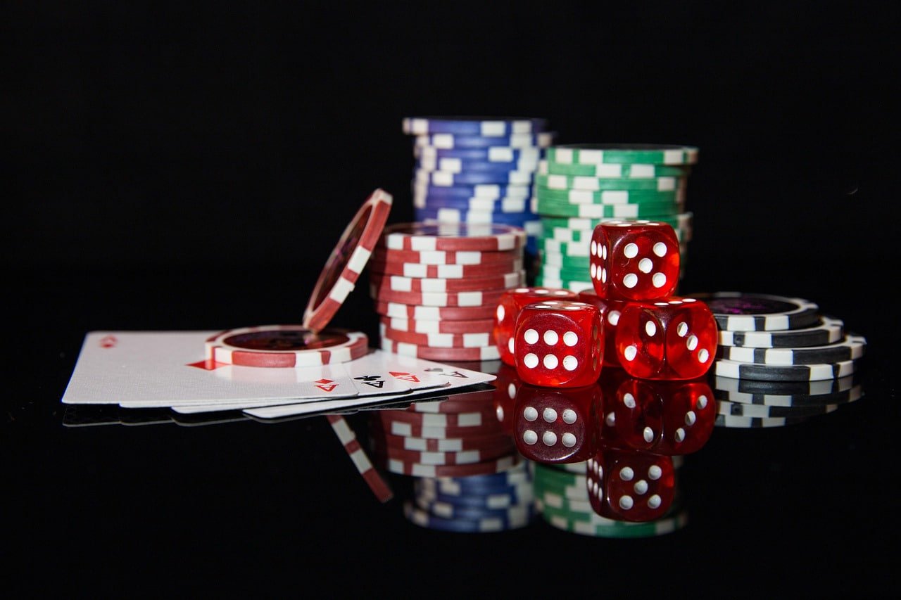 Bàn Baccarat Live Casino tại open888 với dealer thực phát sóng trực tiếp